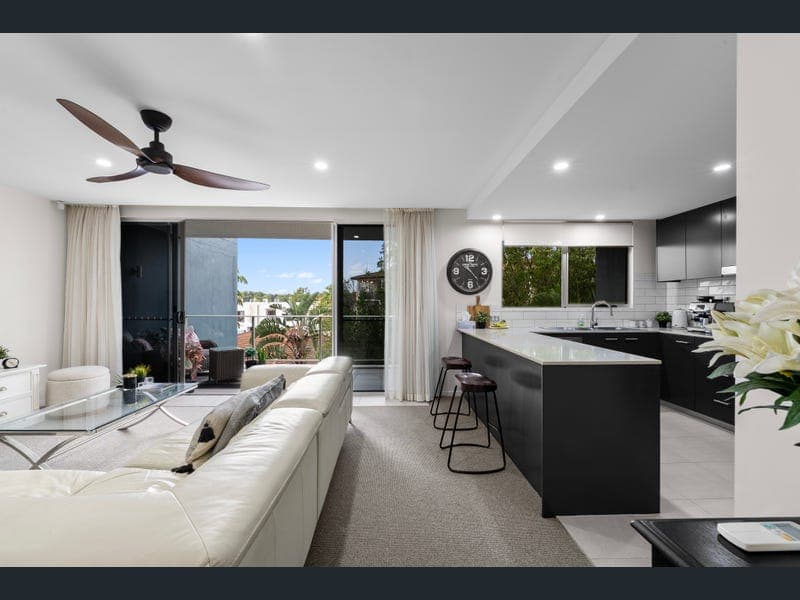 1305/2 Activa Way, Hope Island — photo 1 of 5