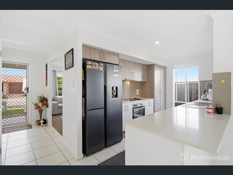 19 Palaszczuk Avenue, Collingwood Park — photo 1 of 5