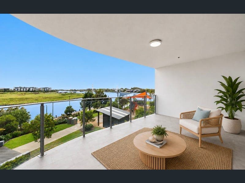 301/1 Waterside Retreat, Birtinya — photo 1 of 5