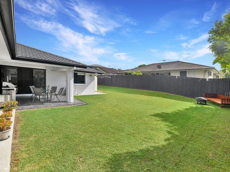 16 DEN OTTER DRIVE, Bellbird Park — photo 1 of 5