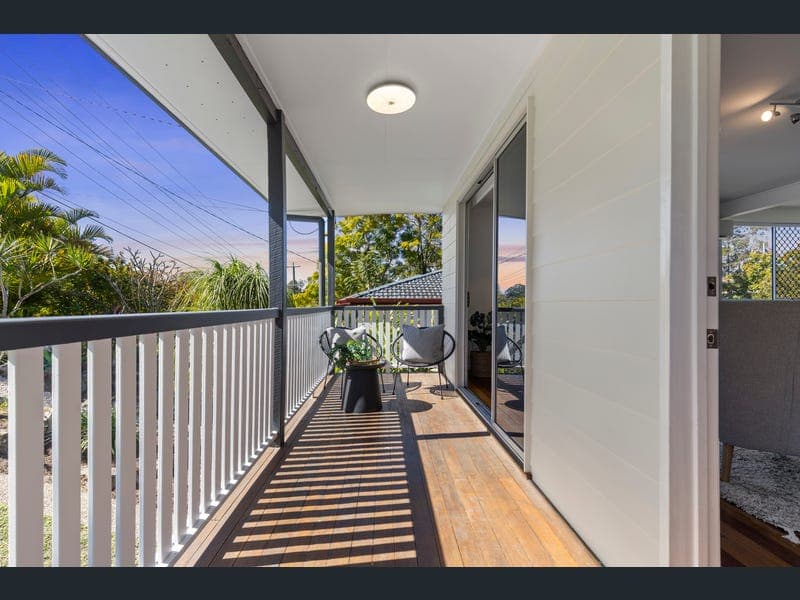 8 Tarnook Drive, Ferny Hills — photo 1 of 5