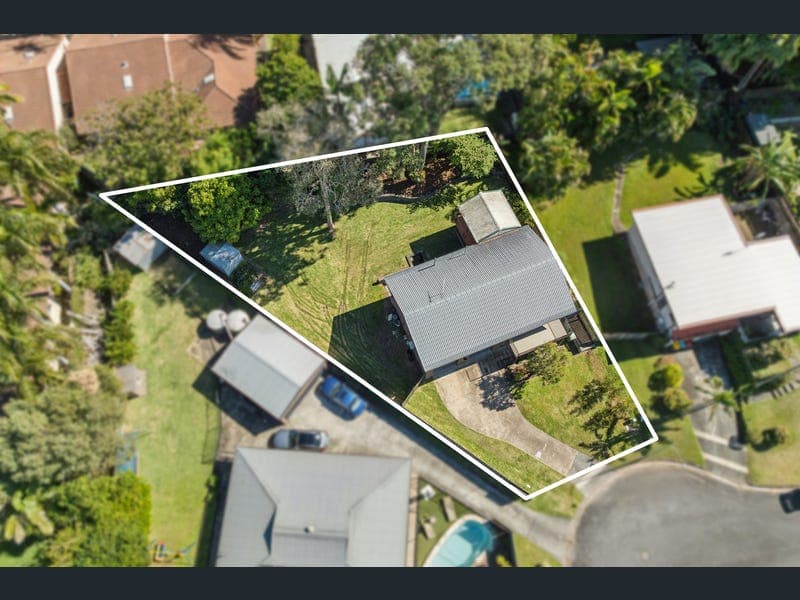 6 Wimba Court, Ashmore — photo 1 of 5