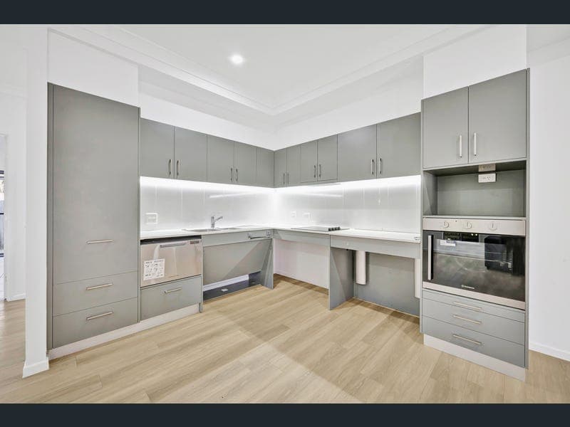22A Davey Street, Glenella — photo 1 of 5