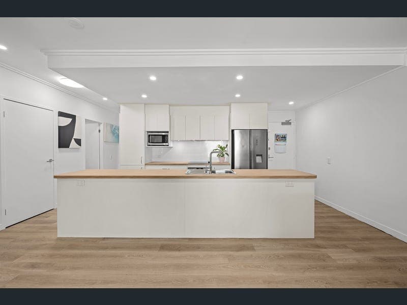 8/6-8 Miami Key, Broadbeach Waters — photo 1 of 5