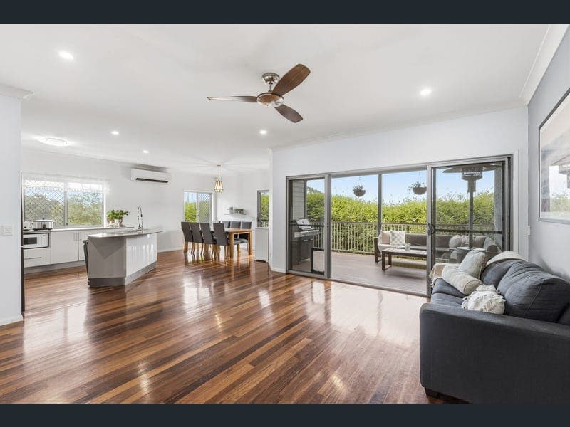 17 Evergreen Street, Mitchelton — photo 1 of 5
