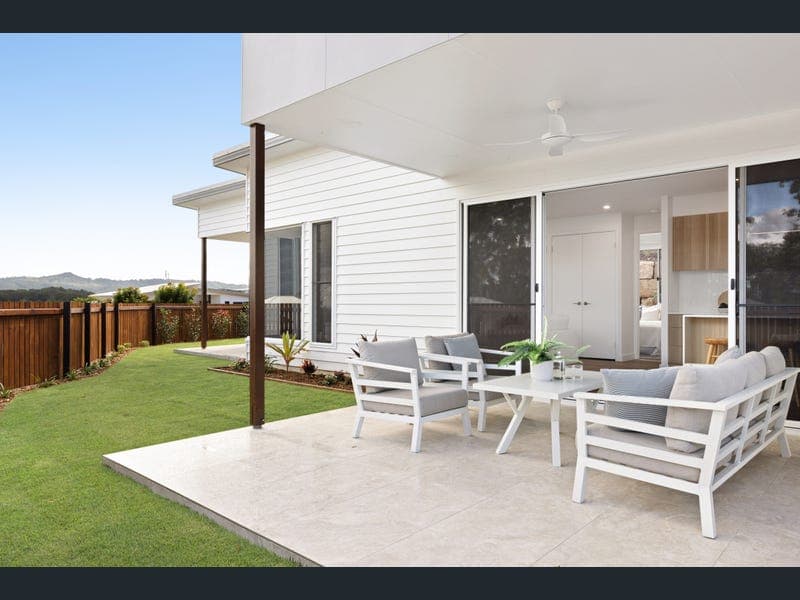 2/11 Northview Place, Woombye — photo 1 of 5