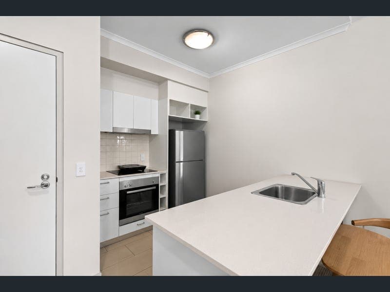 ID 2B1/135-151 Annerley Road, Dutton Park — photo 1 of 5