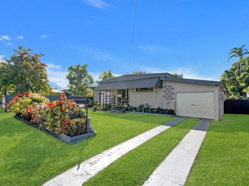 10 Wallace Street, Manunda — photo 1 of 5