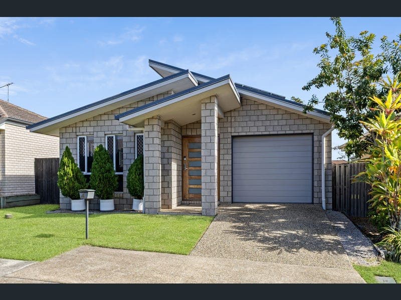 4 Denham Crescent, North Lakes — photo 1 of 5