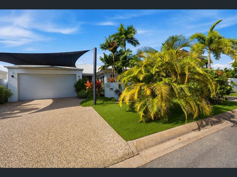 128 Harbour Drive, Trinity Park — photo 1 of 5