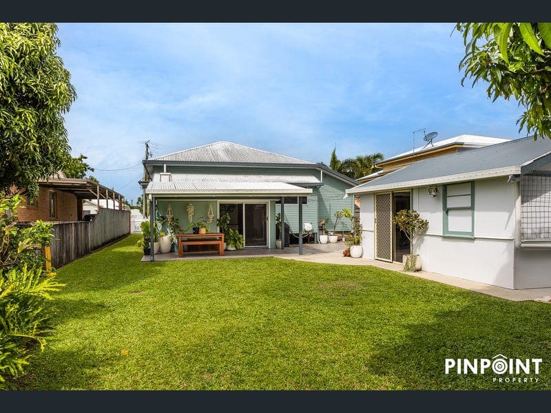 16 Holland Street, West Mackay — photo 1 of 5
