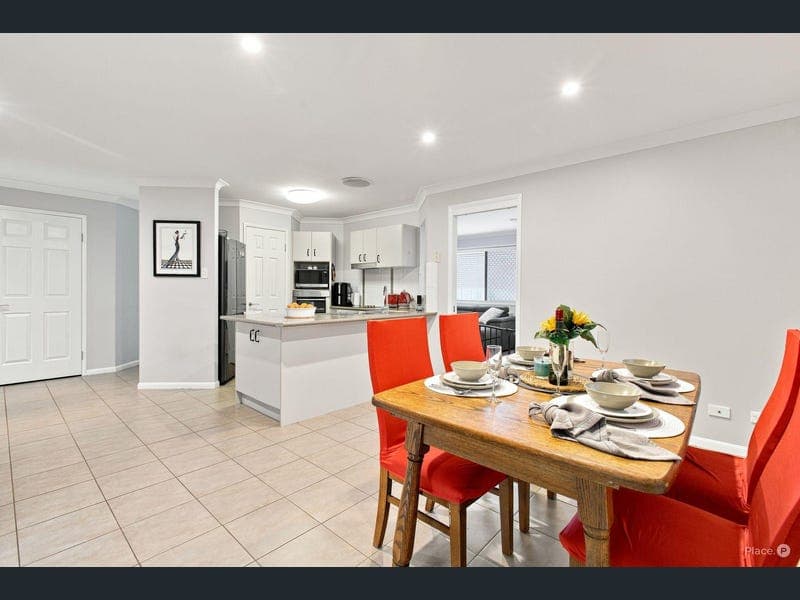9 Nicholas Close, Narangba — photo 1 of 5