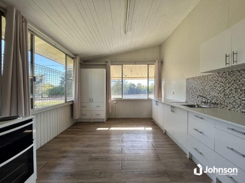 22 Tongue Street, East Ipswich — photo 1 of 5