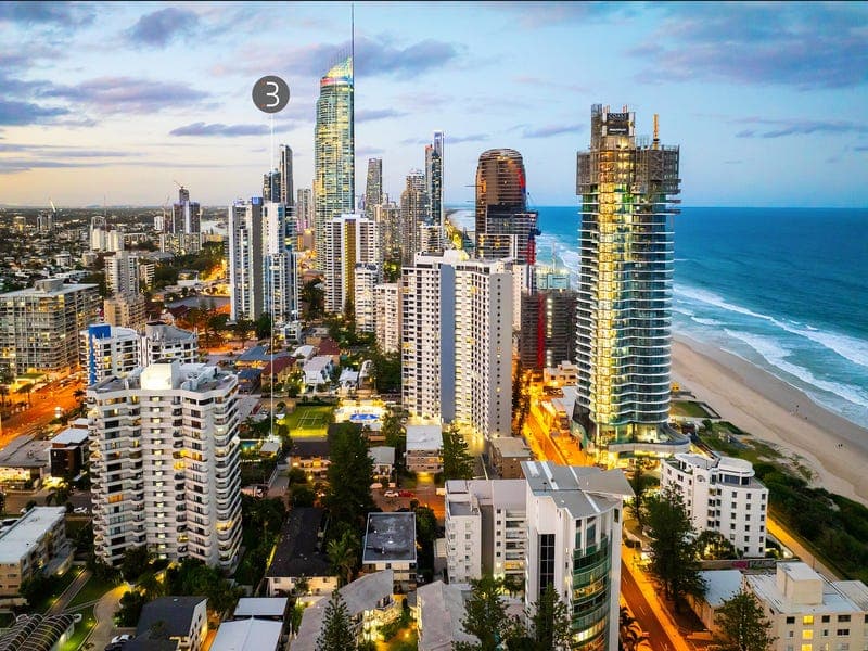 11A/18 Aubrey Street, Surfers Paradise — photo 1 of 5
