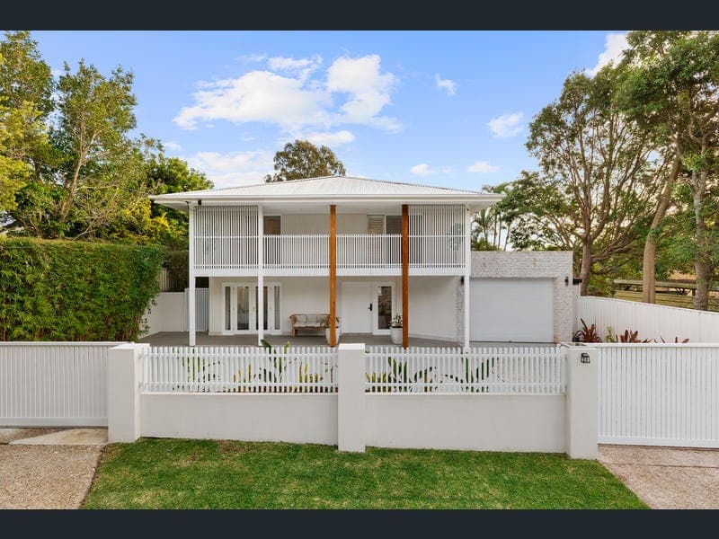 3 Dolphin Street, Thorneside — photo 1 of 5