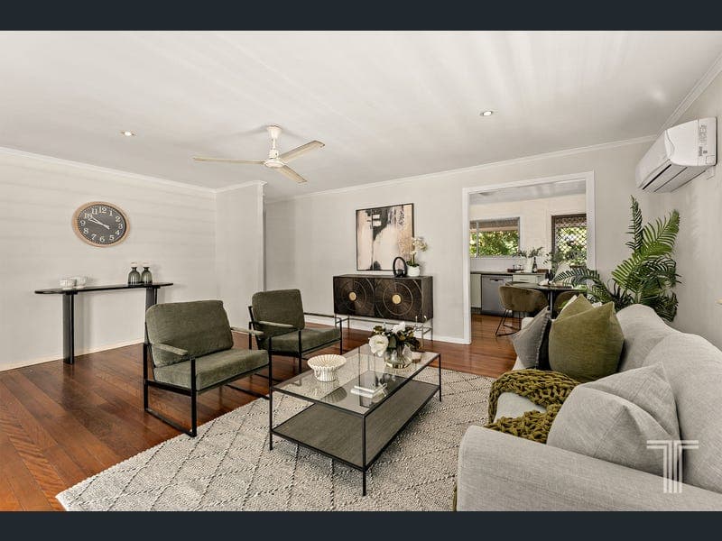 21 Bradnor Street, Carina — photo 1 of 5