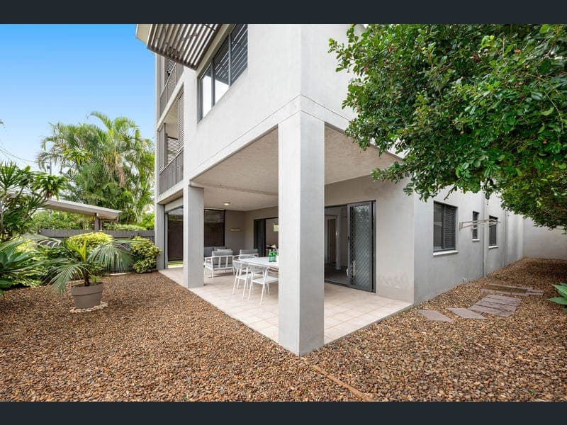 1/296 Cornwall Street, Greenslopes — photo 1 of 5