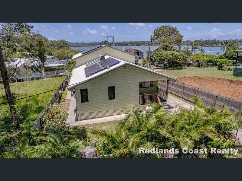 27 Lucas Dr, Lamb Island — photo 1 of 5