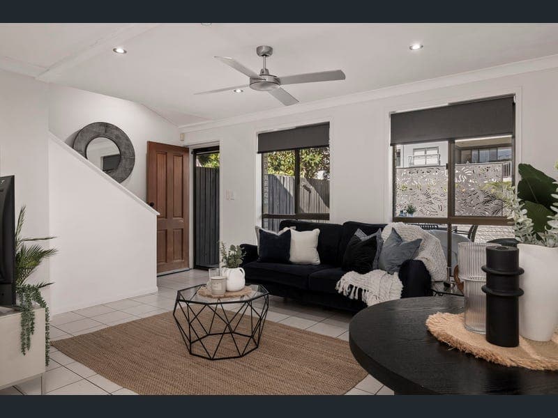 2/79 Annie Street, New Farm — photo 1 of 5