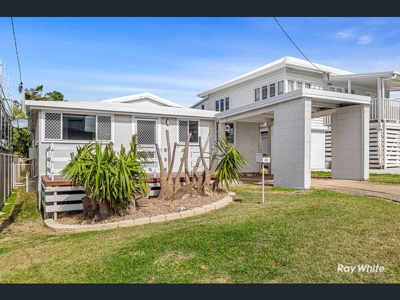 20 Pandanus Street, Cooee Bay — photo 1 of 5