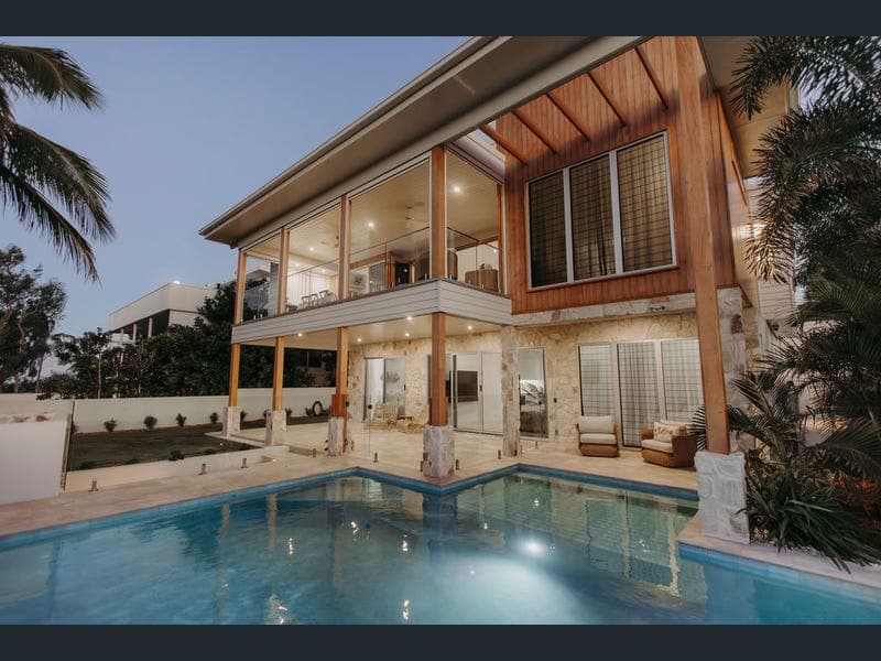16 Woongarra Scenic Drive, Bargara — photo 1 of 5