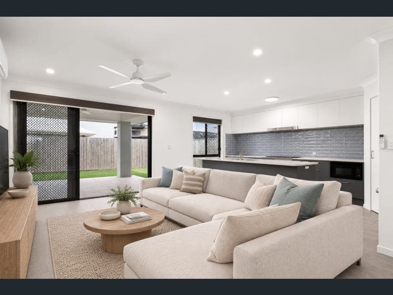 23 Snowy Crescent, Nirimba — photo 1 of 5