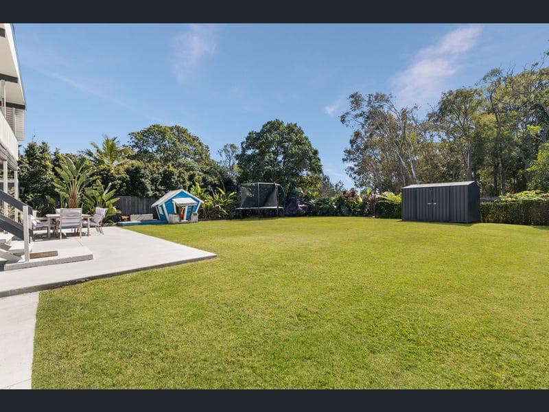 25 Whiting Street, Beachmere — photo 1 of 5