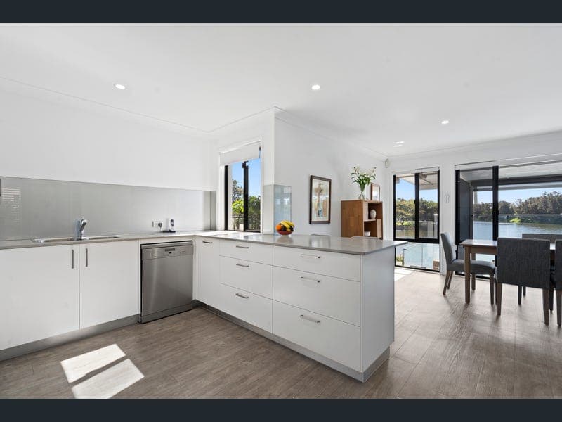 6 Emerton Crescent, Robina — photo 1 of 5