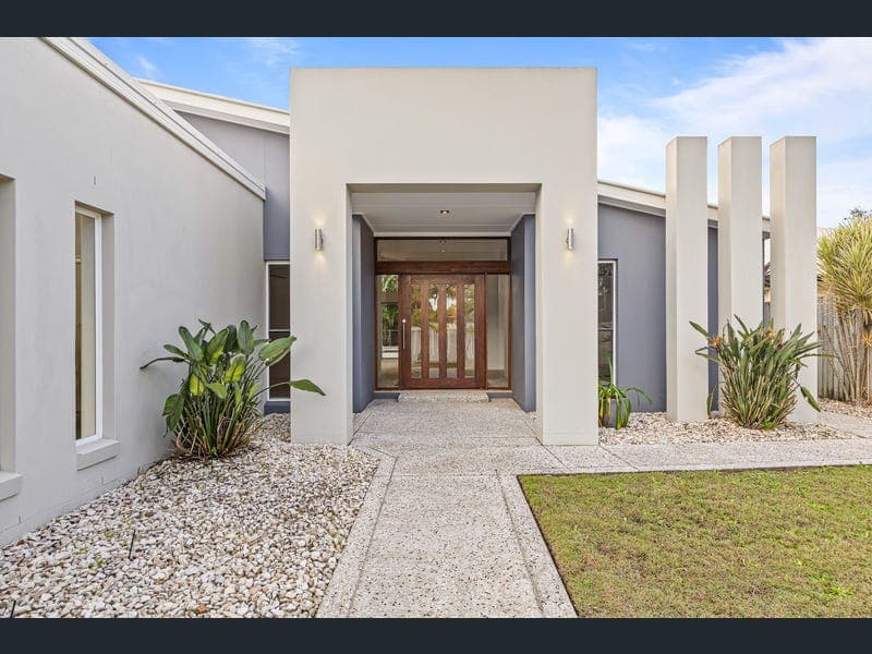 16 Ballinger Place, Pelican Waters — photo 1 of 5
