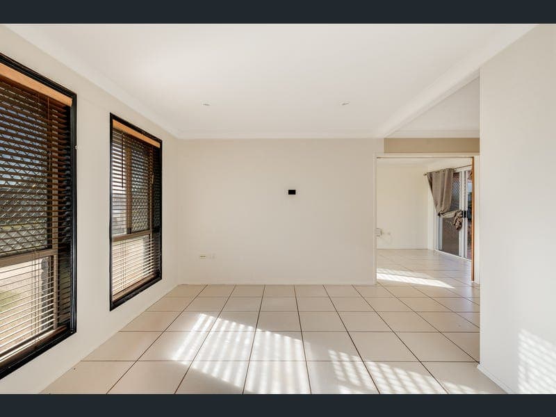 10 Evergreen Court, Glenvale — photo 1 of 5