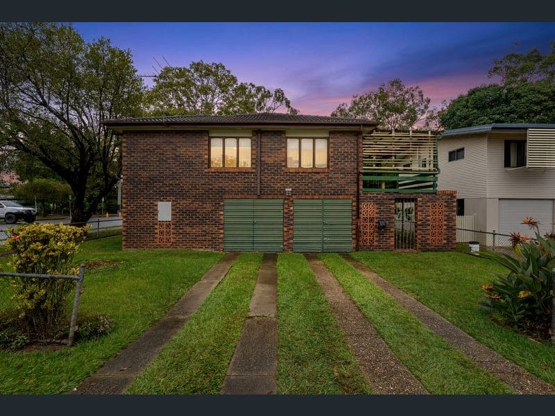 65 Spitfire Avenue, Strathpine — photo 1 of 5