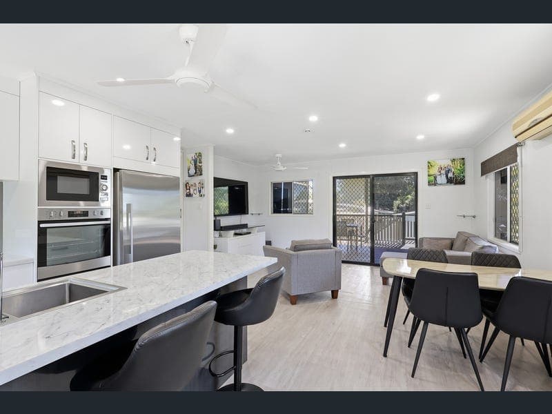 4 Keeleys Road, Slade Point — photo 1 of 5
