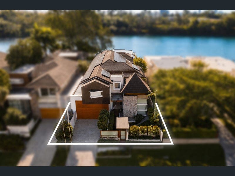 363 Brisbane Corso, Yeronga — photo 1 of 5