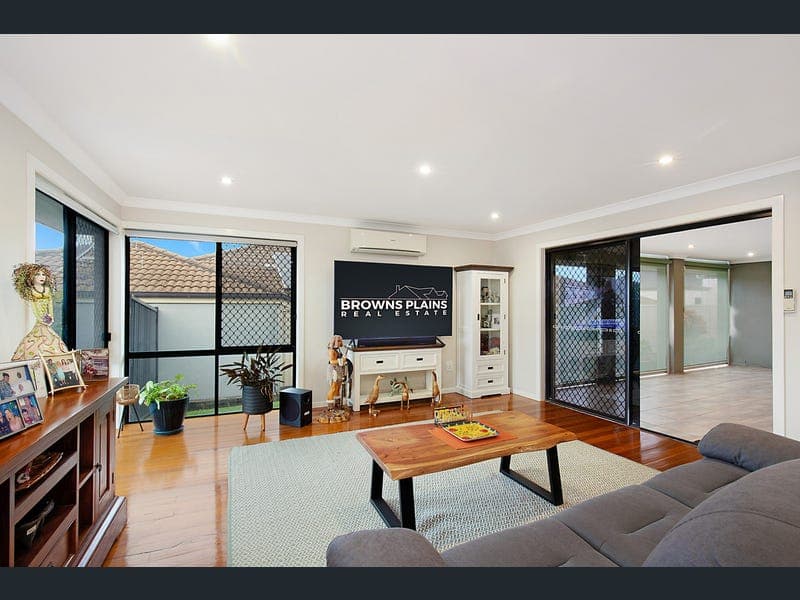 4 Denver Grove, Regents Park — photo 1 of 5
