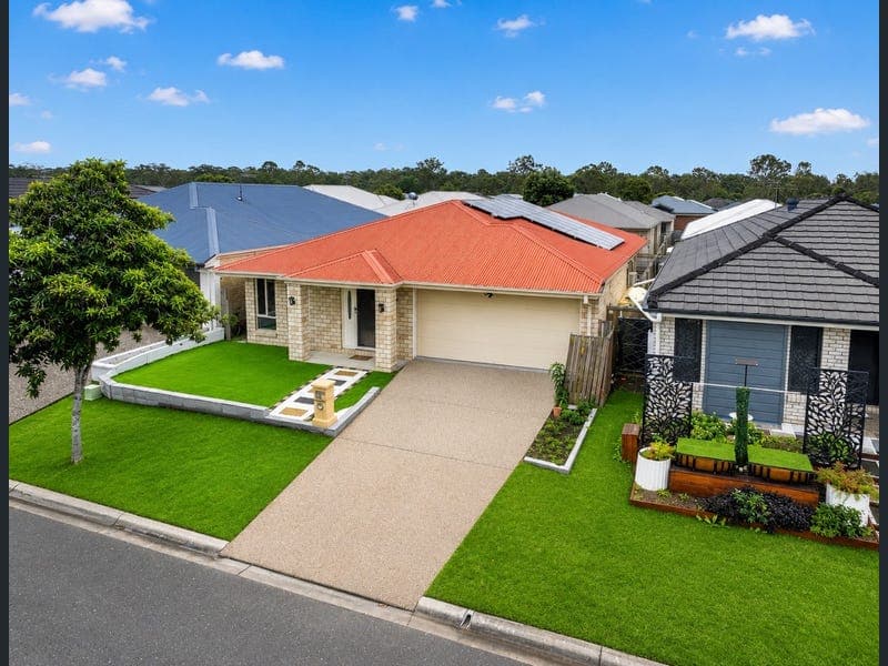 16 Shale Avenue, Logan Reserve — photo 1 of 5
