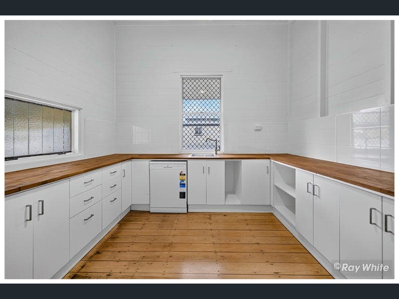 451 Lakes Creek Road — photo 1 of 5