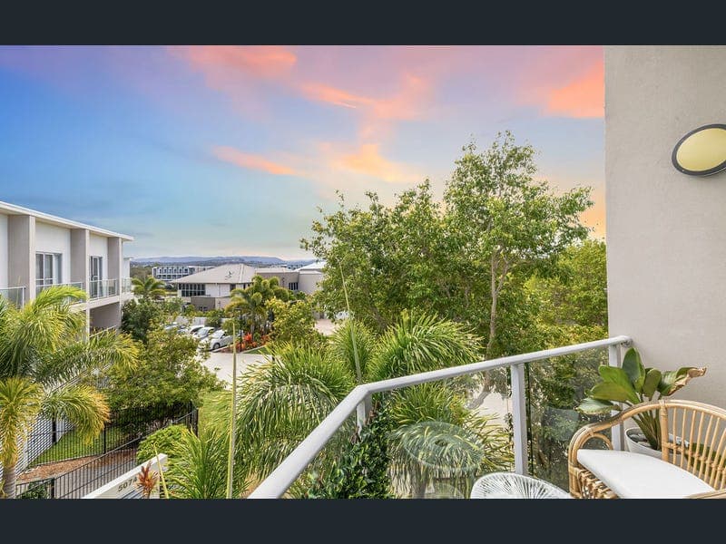 38/5074 Emerald Island Drive, Carrara — photo 1 of 5