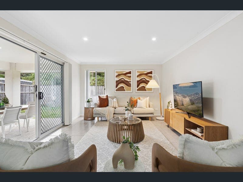 7 Paradise Place, Upper Kedron — photo 1 of 5