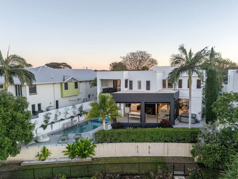 5046 Emerald Island Drive, Carrara — photo 1 of 5