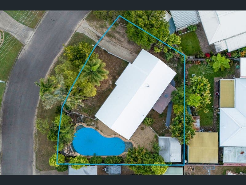 4 Marlynda Avenue, Cranbrook — photo 1 of 5