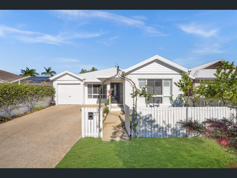 35 Regatta Crescent, Douglas — photo 1 of 5