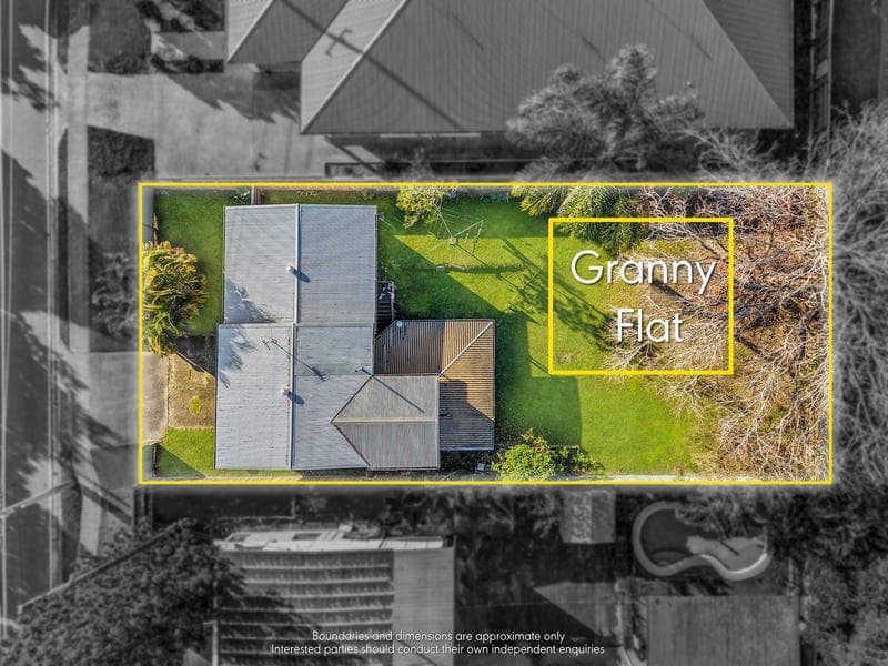 338 Kingston Road, Slacks Creek — photo 1 of 5