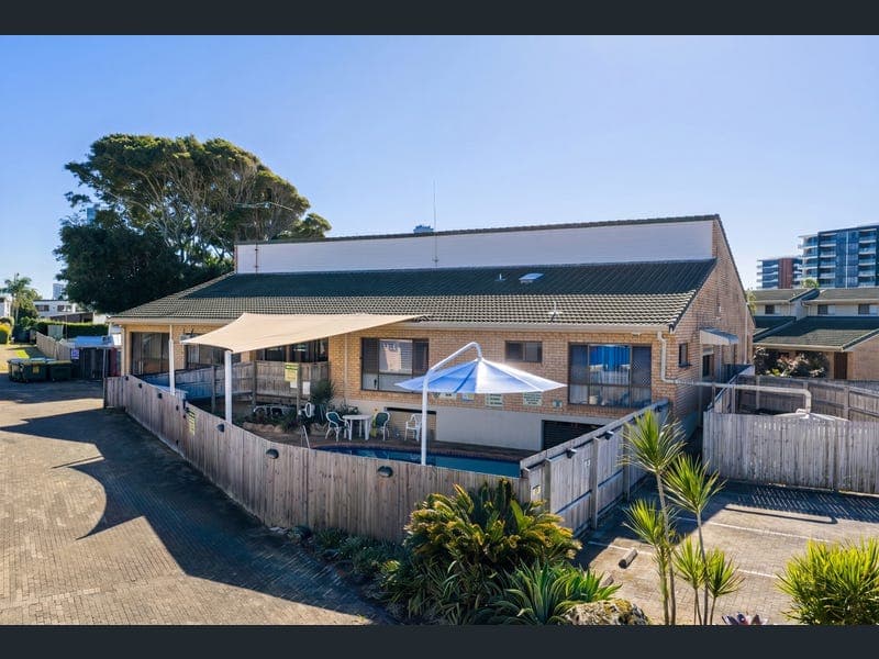 8/30 Sportsman Avenue, Mermaid Beach — photo 1 of 5