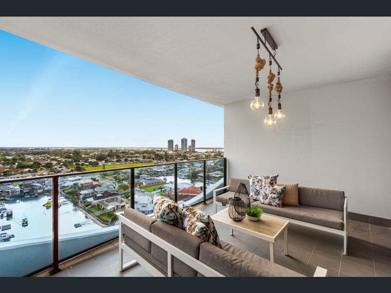 11202/5 Harbour Side Court, Biggera Waters — photo 1 of 5