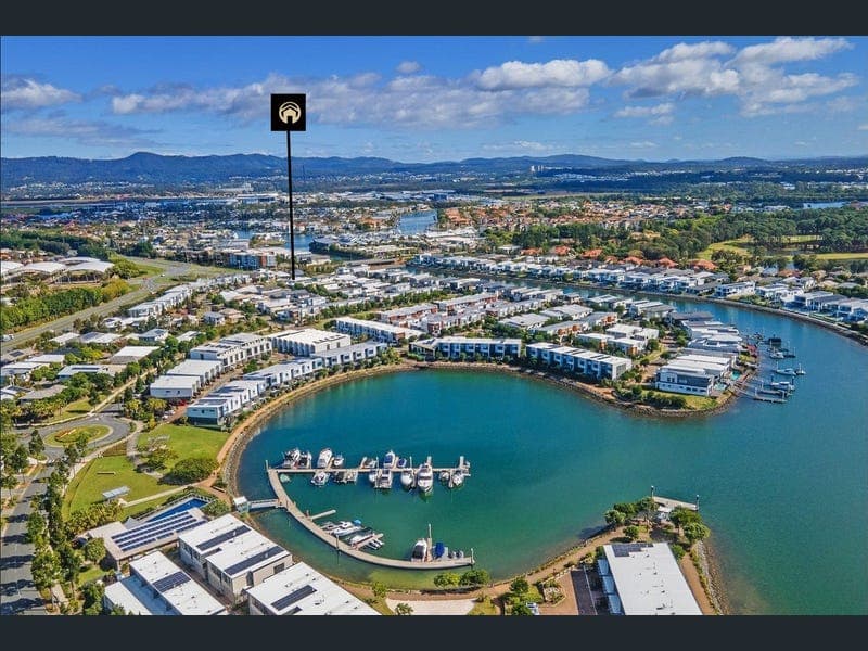 25 North Quay Circuit, Hope Island — photo 1 of 5