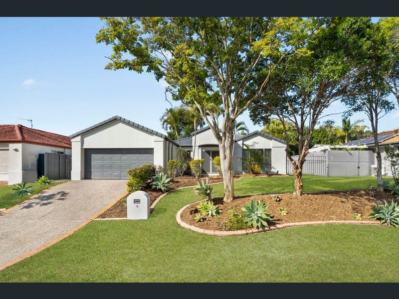 6 Lancashire Drive, Mudgeeraba — photo 1 of 5