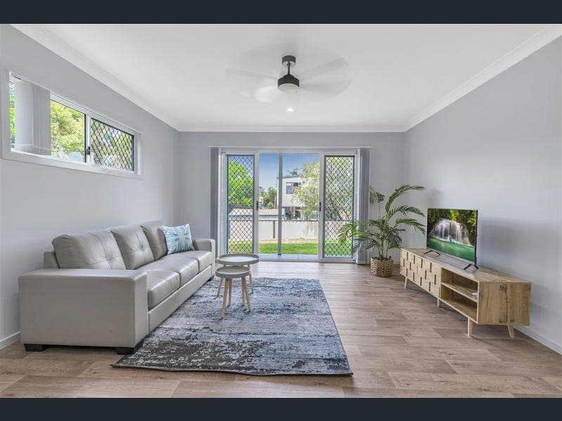 17 Hemmant Tingalpa Road — photo 1 of 5
