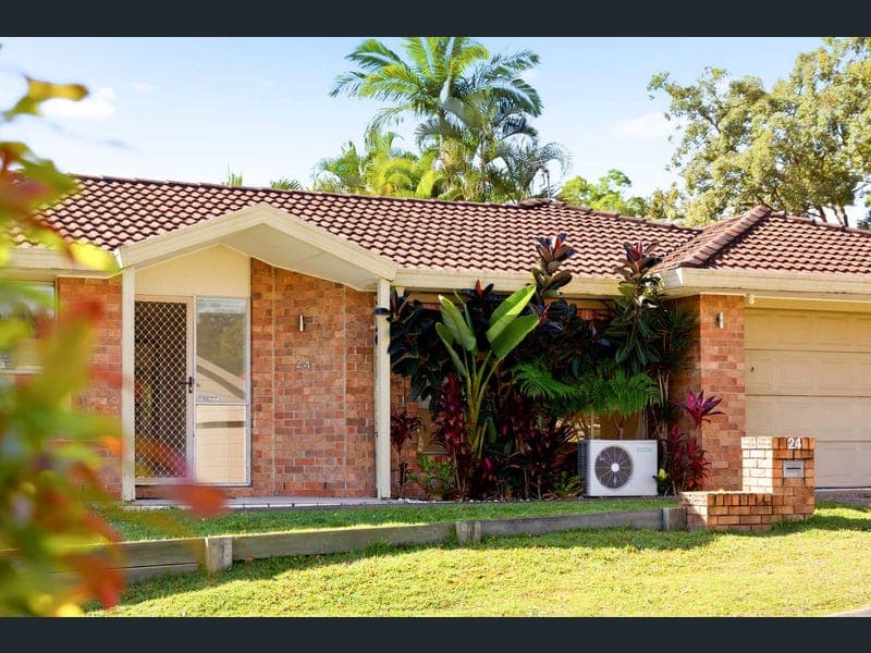 24 Dandenong Terrace, Robina — photo 1 of 5