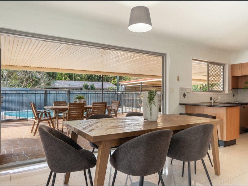 6 Hillman Street, Indooroopilly — photo 1 of 5