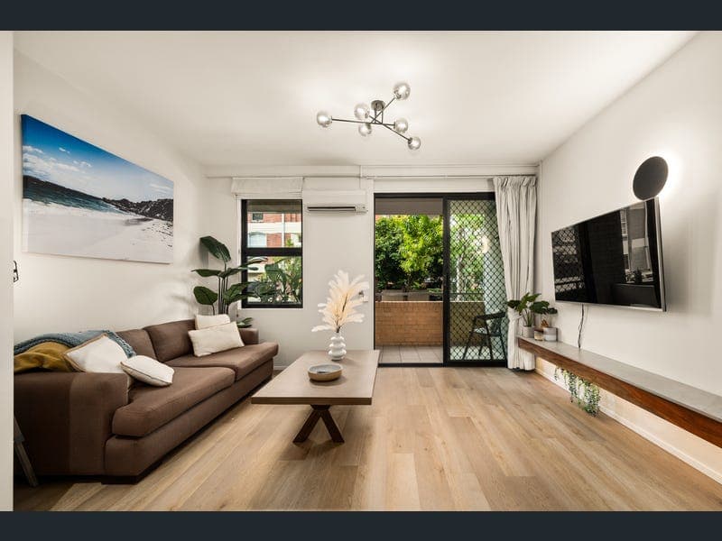 141/139 Commercial Road, Teneriffe — photo 1 of 5
